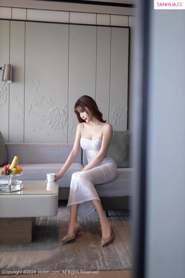 陆萱萱  [XiuRen]高清写真图 2024.02.22 No.8131 陆萱萱 美腿性感第23张图片